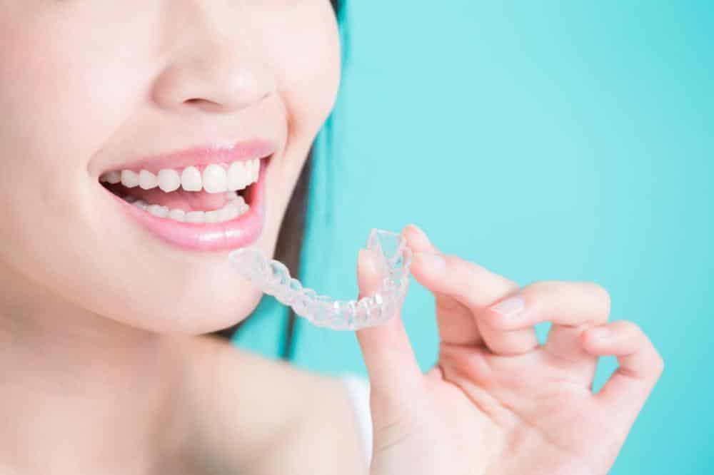 rsz_invisalign_lady